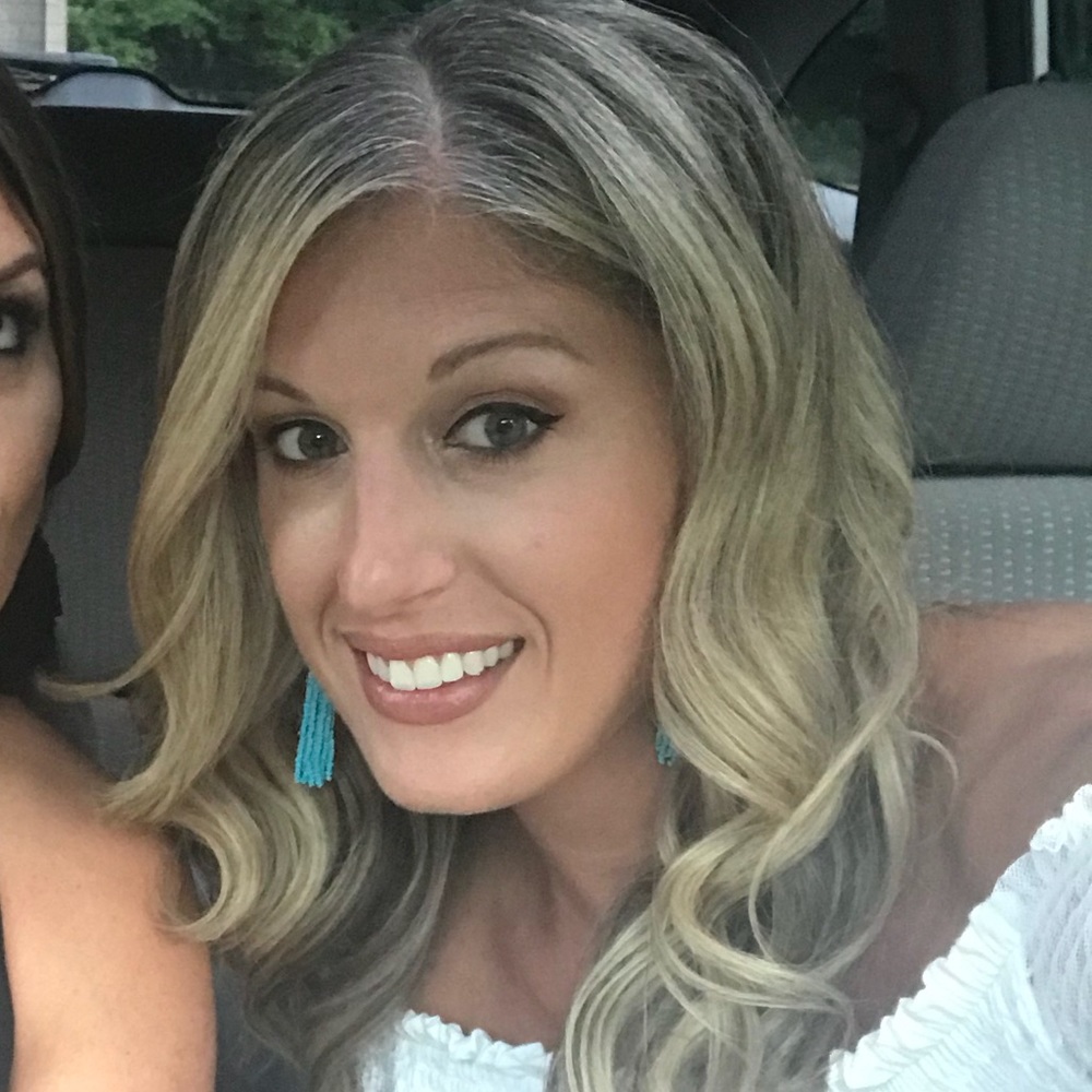 Meet your Posher, Hillary